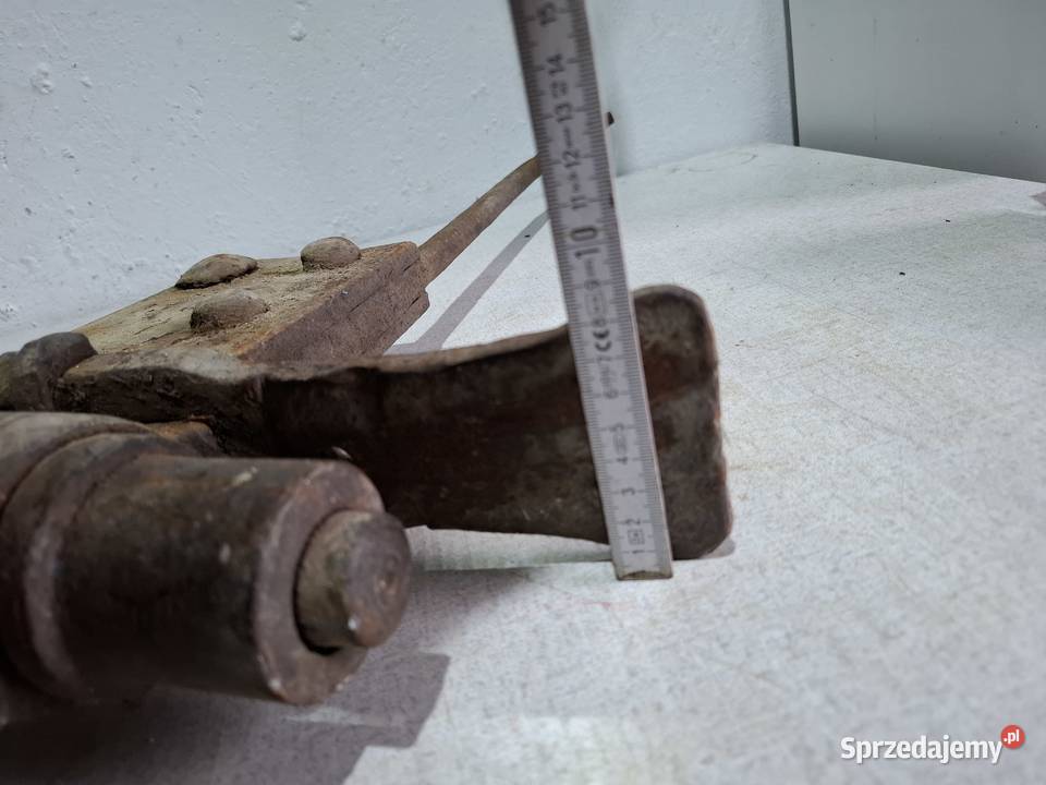 Stare imadło kowalskie ślusarskie 12 175
