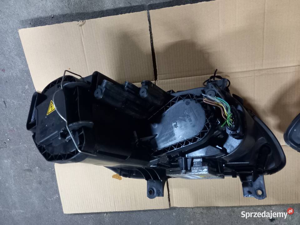 LAMPY PRZEDNIE LEWA PRAWA XENON VW TOURAN osobowe Andrespol