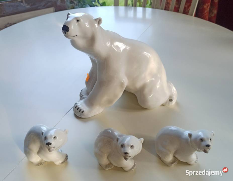 Małe
Figurka Niedźwiedź Syg Łomonosow Ta figurk