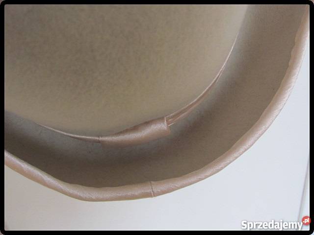 Beżowy kapelusz damski zdobiony tasiemką Nakrycia głowy Płock