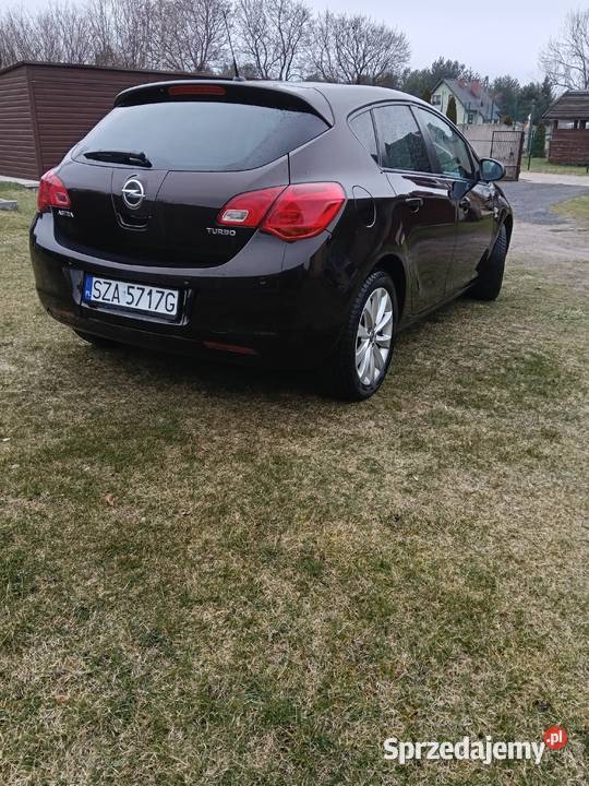 Opel Astra J benzyna