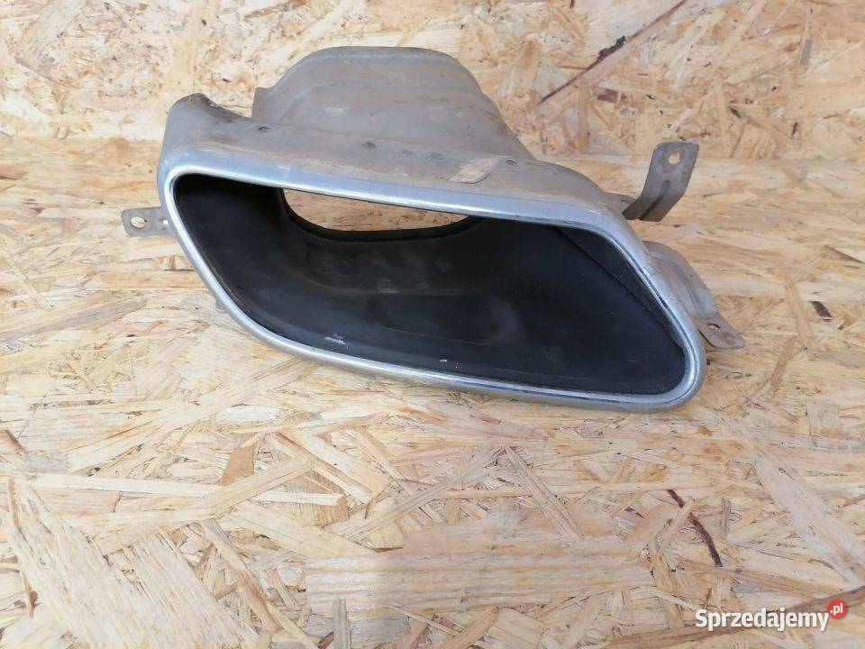 VOLVO V60 II 18 KOŃCÓWKA WYDECHU PRAWA 31455531 osobowe
