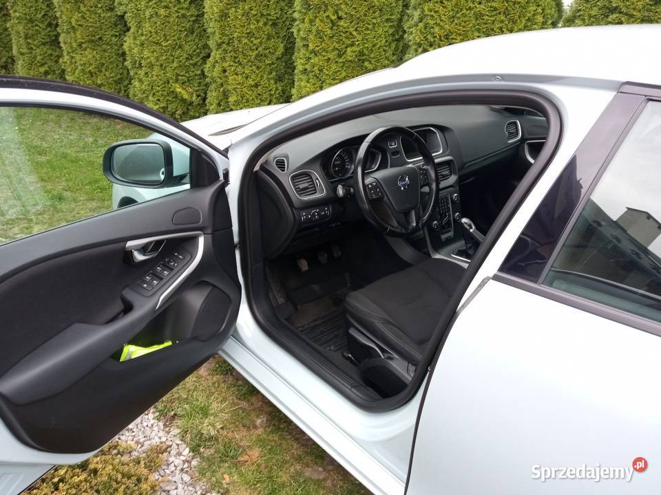 Sprzedam Volvo V40 D2 Momentum 16D czujnik deszczu małopolskie
