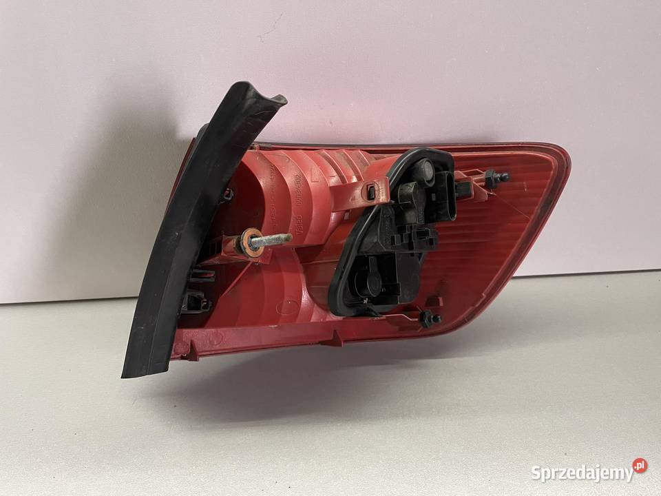 AUDI A6 C6 LEWA LAMPA TYŁ KOMBI