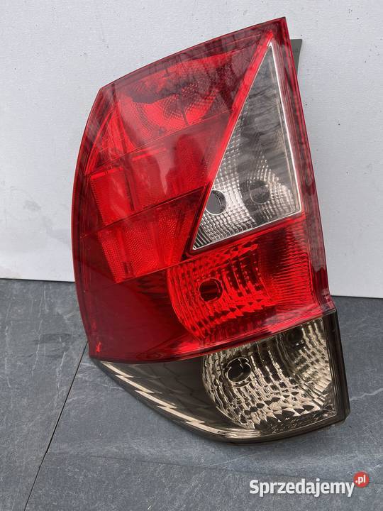 HONDA FRV PRAWA LAMPA TYŁ