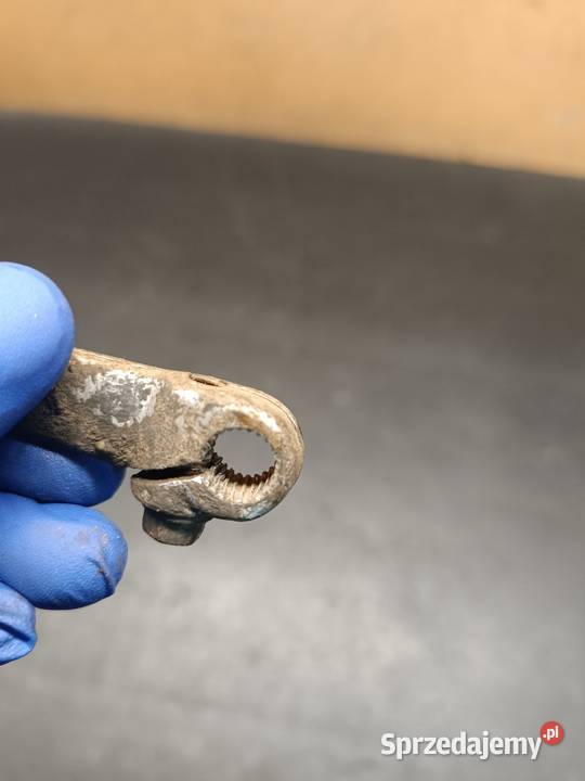 Dźwignia ramię wysprzęglik sprzęgło silnik