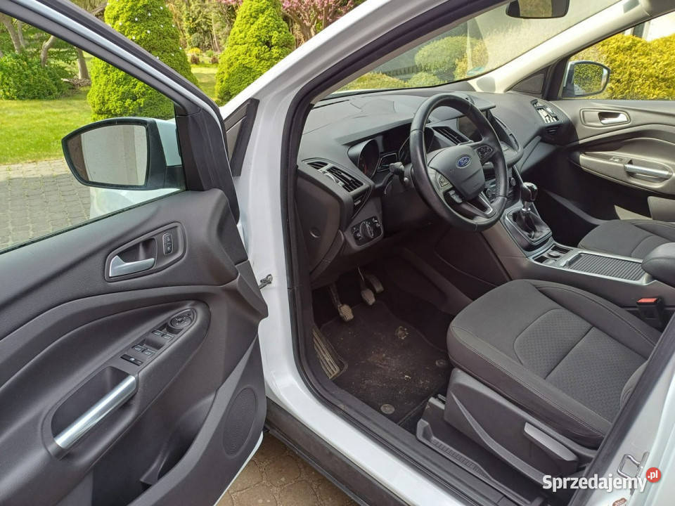 Ford Kuga zadbany serwisowany bogata wersja tempomat Kuga