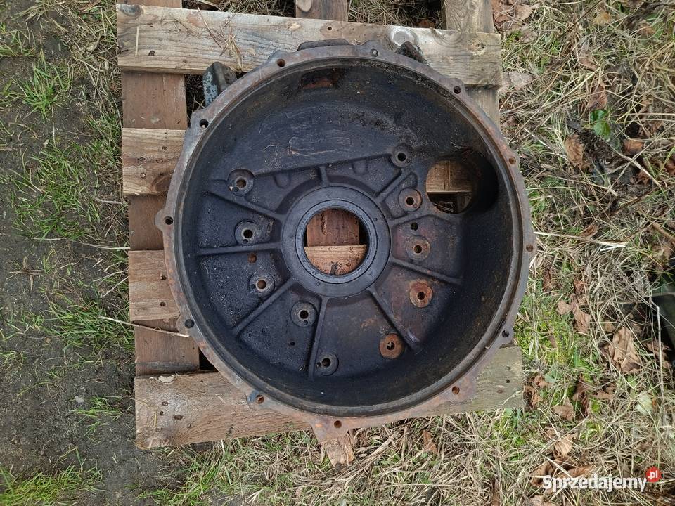 Ursus c330 obudowa sprzęgła koła zamachowego nieuszkodzony Częstochowa