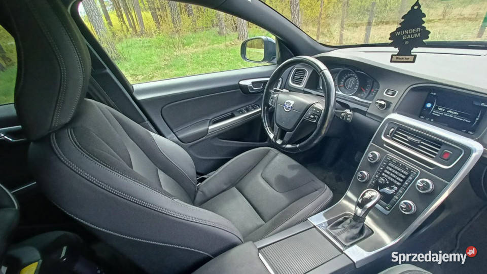 Volvo V60 model 2015 zadbane serwisowane pełna łódzkie Tomaszów Mazowiecki
