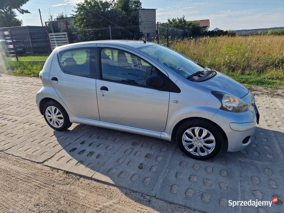 Toyota Aygo klimatyzacjaelektryka4drzwi ESP Aygo pomorskie Niestępowo