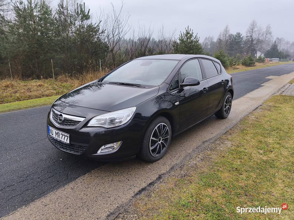 Opel Astra J 14 Benzyna Klima 5 Drzwi Bogata isofix Kłobuck