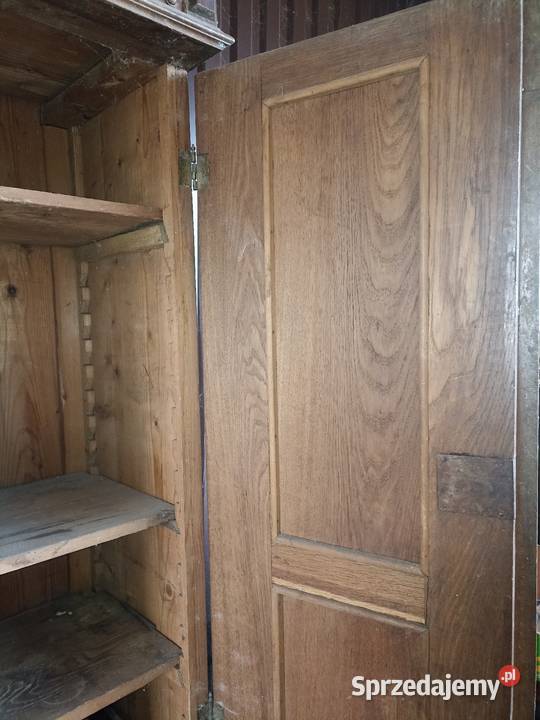 Zabytkowa szafa drewniana Lipinki