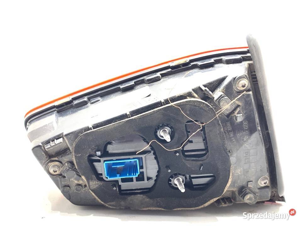 LAMPA TYŁ PRAWA WEWNĘTRZNA VW PASSAT B8 Kombi
