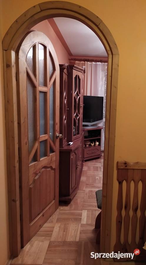 Drzwi z litego drewna z półłukiem robione na Dom i Ogród małopolskie Kraków