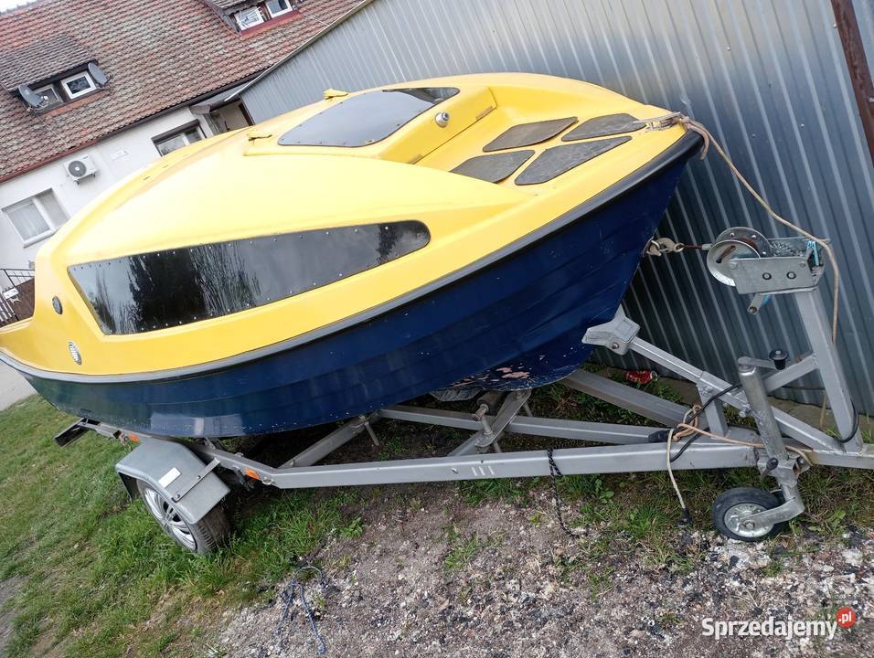 Łódź kabinowa turystyczna wędkarska do małego