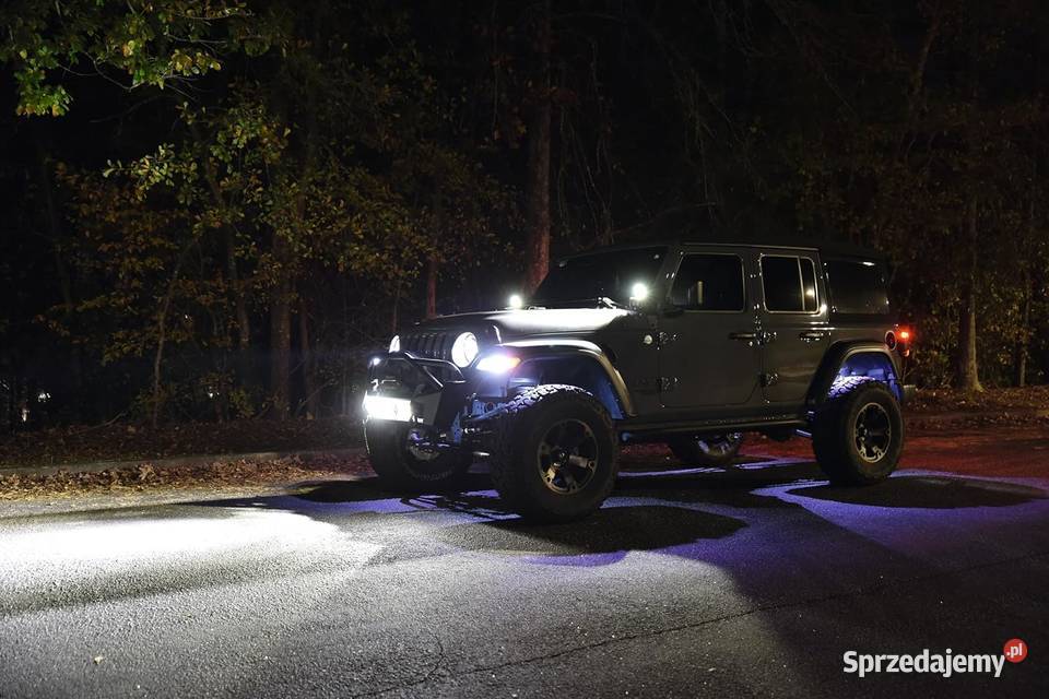 Reflektor dalekosiężny Hella Black Magic Cube