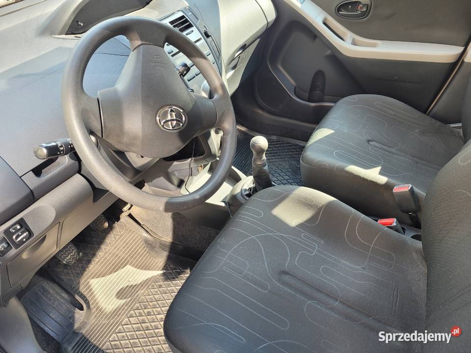 Toyota Yaris 10 pięciodrzwiowa sprowadzony sprzedam