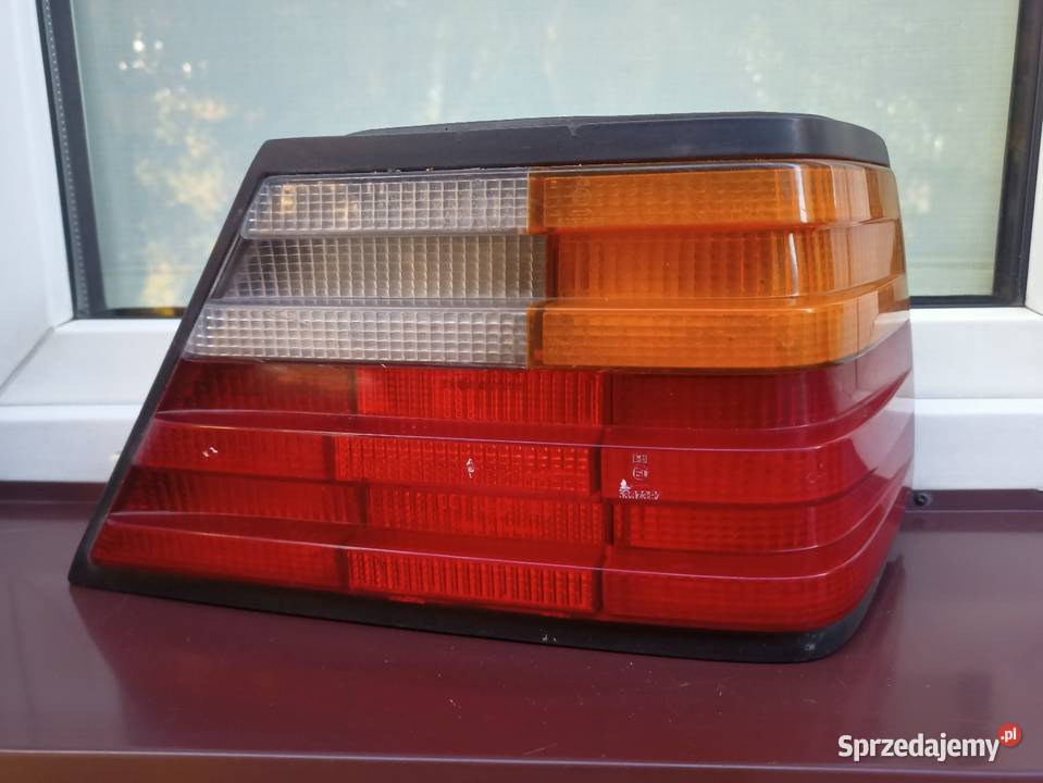Mercedes W124 sedan lampa tył tylna prawa wkład Sieradz