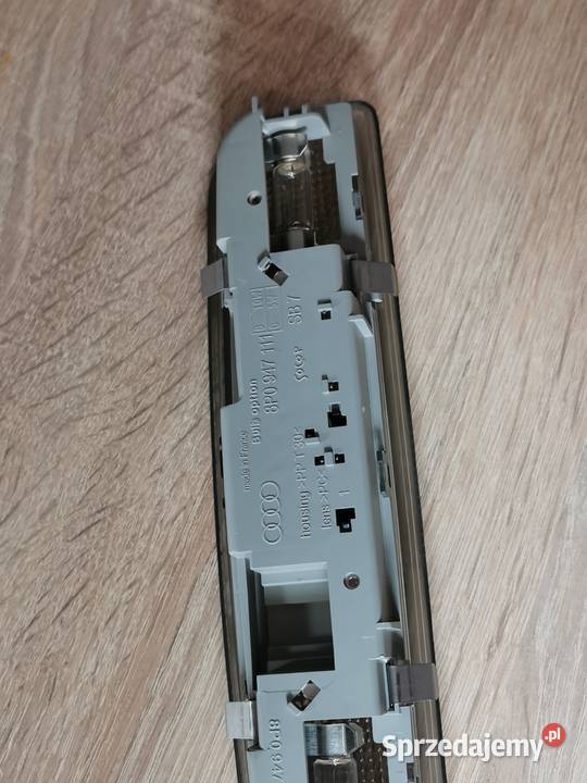 LAMPKA PODSUFITKI 8P0947111 GRUPA VAG NOWA