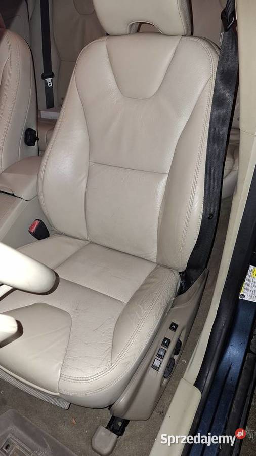 Volvo XC60 30T6 blispanorama2xPDC wielkopolskie Gniezno