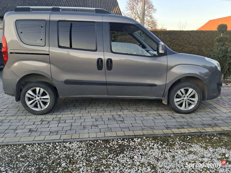 Opel Combo Tour Radomyśl Wielki