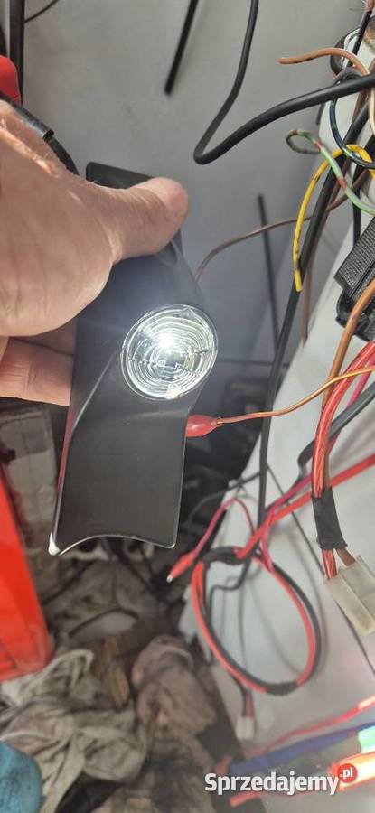 Lampka lampa lampy obrysowa Sprinter 906 907 Jarocin