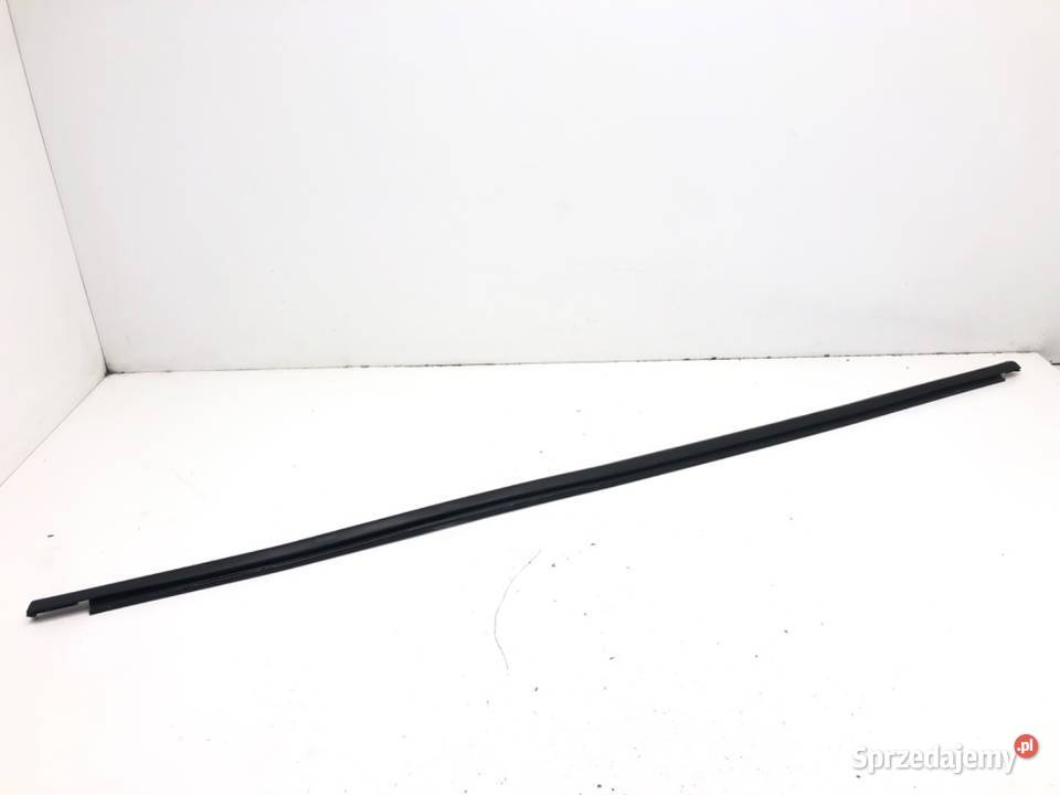 LISTWA ZGARNIAJĄCA TYŁ PRAWA SKODA OCTAVIA III