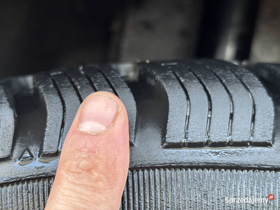 Opony zimowe 2355517 komplet Suchedniów sprzedam