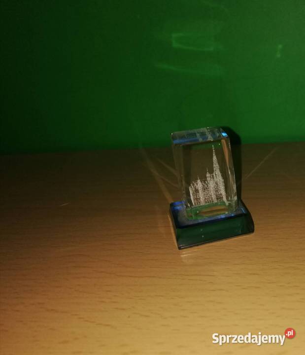 Kryształowy szklany prostopadłościan