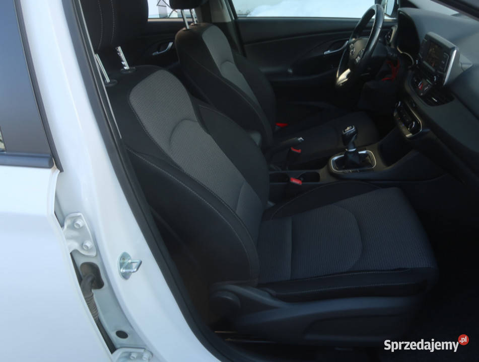 Hyundai i30 14 CVVT 73KM