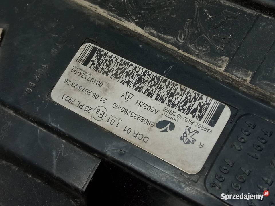 LAMPA PRZÓD PRAWA XENON USZKODZONA 9808235780