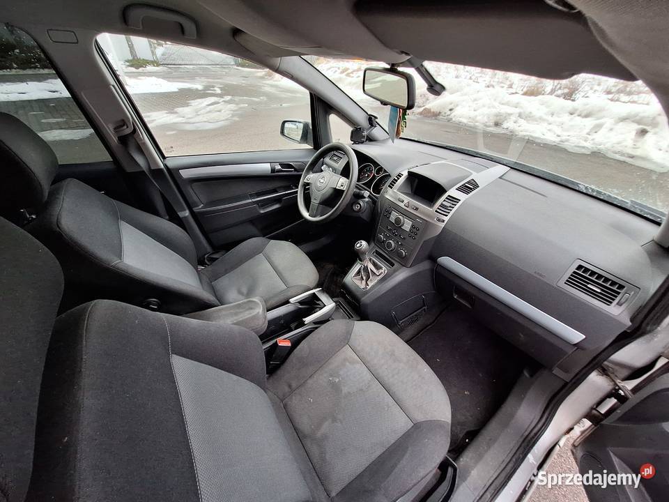 Opel zafira 16 gaz hak 7 osobowy sprzedam