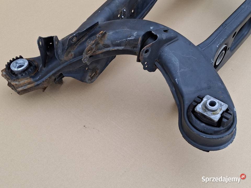 MERCEDES CKLASA W204 SANKI WÓZEK TYŁ BELKA Bieleń