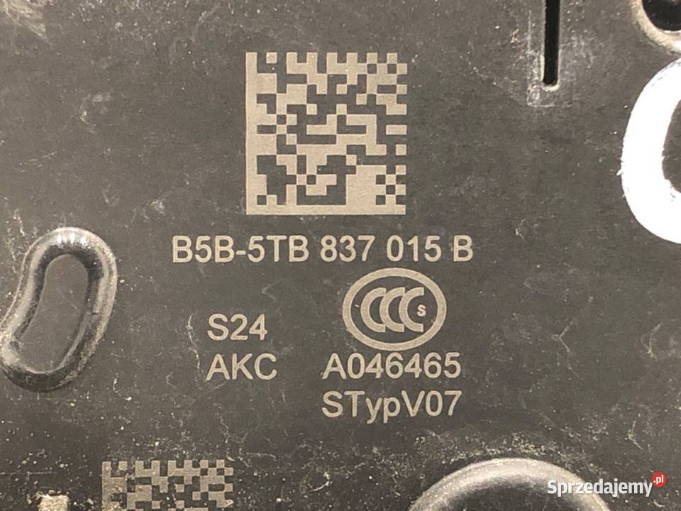 ZAMEK DRZWI LEWY PRZÓD VW GOLF VII Kombi