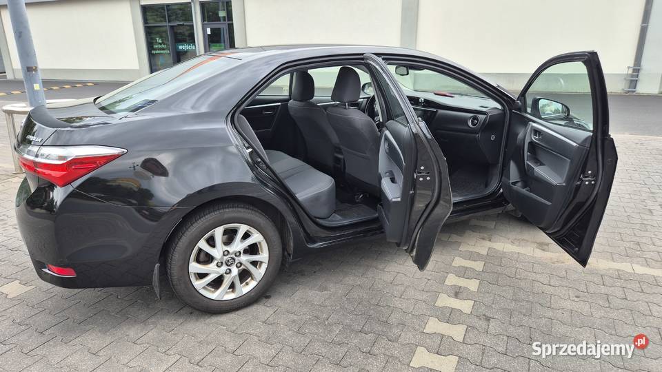 Toyota Corolla 16 Sedan 2018 pierwsza Piaseczno