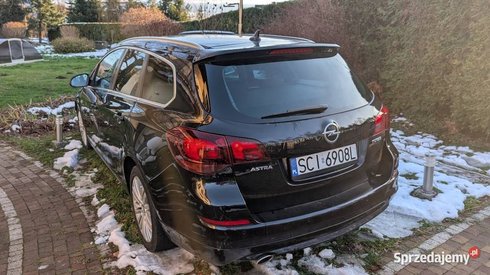 Opel Astra J Sports Tourer 16T 180 uszkodzona śląskie Ustroń sprzedam