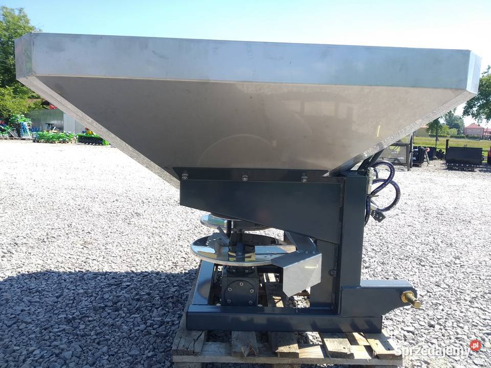 Rozsiewacz polowy zawieszany LANGREN 1ZSYP RS600 Amazone