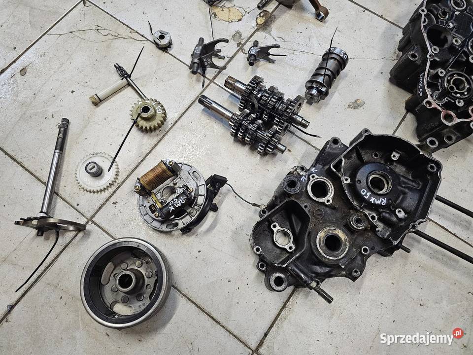 Suzuki RMX 50 SMX 50 silnik części wał kartery Jelenia Góra