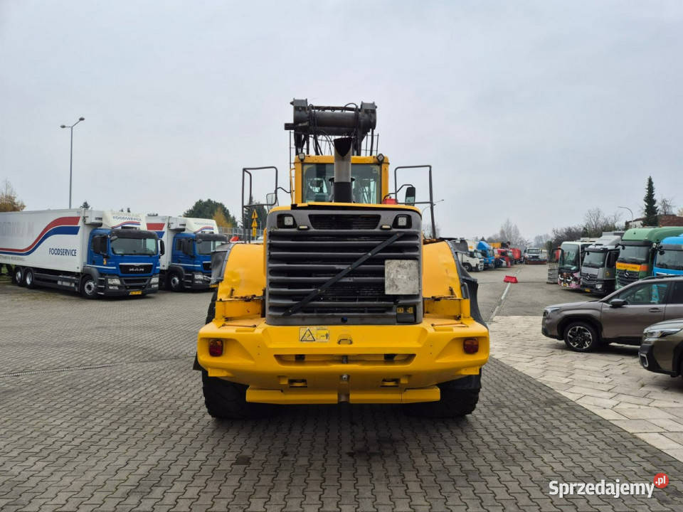 duża kołowa Volvo L180 E 4X4 Volvo L 180E 4X4 Rok produkcji 2007 Koparko ładowarki Łaziska Górne