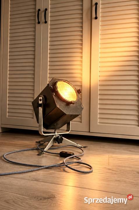 Lampa reflektor teatralny z okresu PRL Vintage Poznań