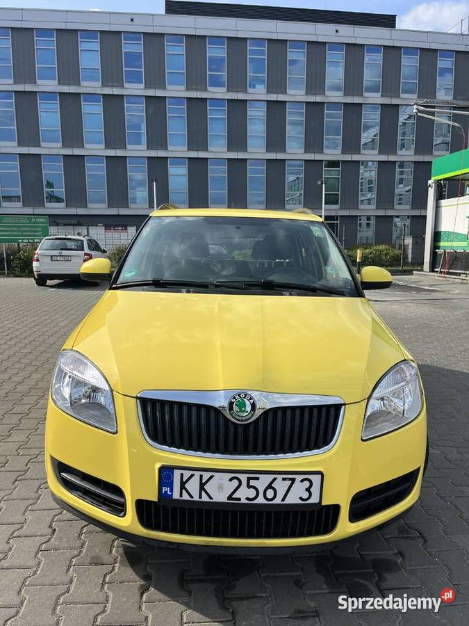 Skoda Fabia Kombi 14 Benzyna 2009 Żółta Faktura Kraków