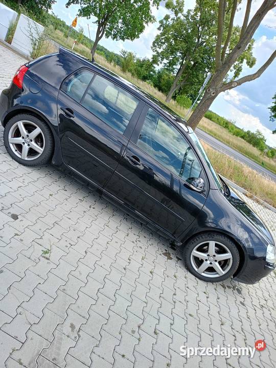 Sprzedam Golfa V 240000km Golina