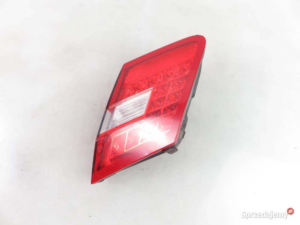 LAMPA PRAWA TYLNA KLAPA MERCEDES W212 2128200864 osobowe