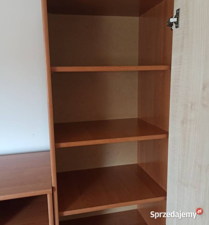 Meblościanka 230 z szybą mleczną 3 elementy Gostyń