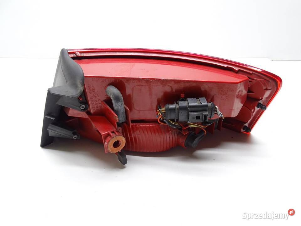 LAMPA LEWA LEWY TYŁ W BŁOTNIK 8T8945095D AUDI A5