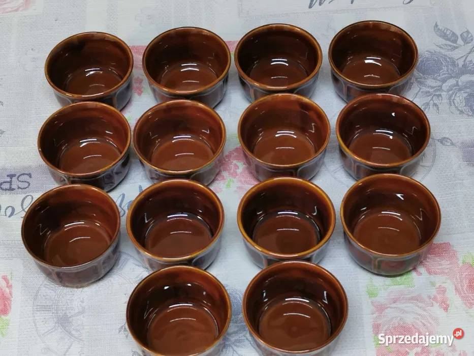 Salaterki z porcelitu PRL do deserów przystawek Salaterki i półmiski
