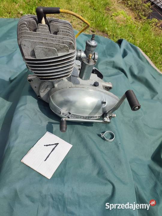 lampa WSK WFM z bocznymi śrubami Rumia sprzedam