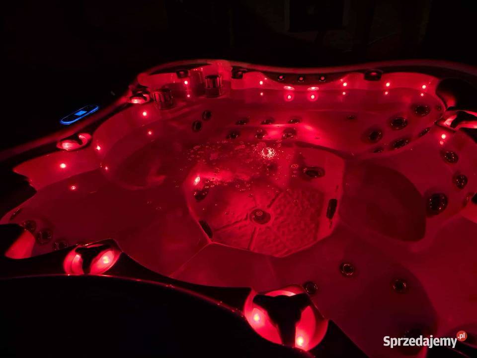 WANNA OGRODOWA JACUZZI 6 osób z hydromasażem Osina