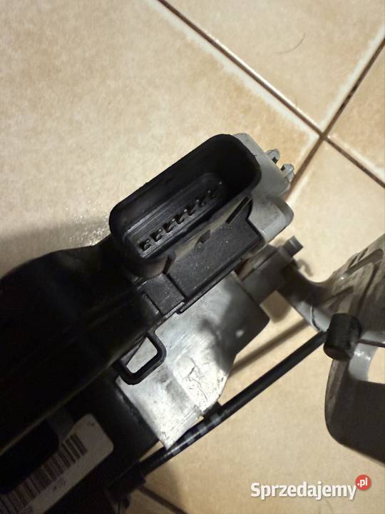 ZAMEK DRZWI PRZÓD LEWY KIA VENGA 09 813101P050 7 Pozostałe Warszawa sprzedam
