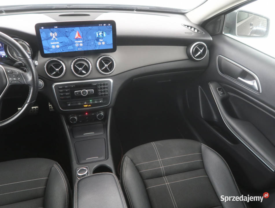 Mercedes GLA GLA 200 wielofunkcyjna kierownica Bielany Wrocławskie